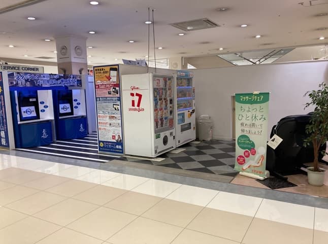 1F 専門店入り口側 サービス区画