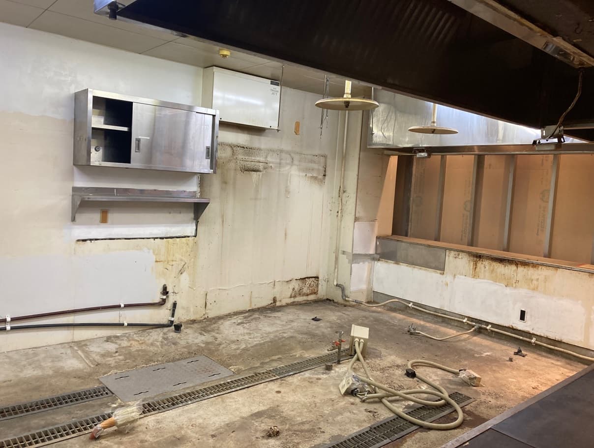 2F フードコート内1