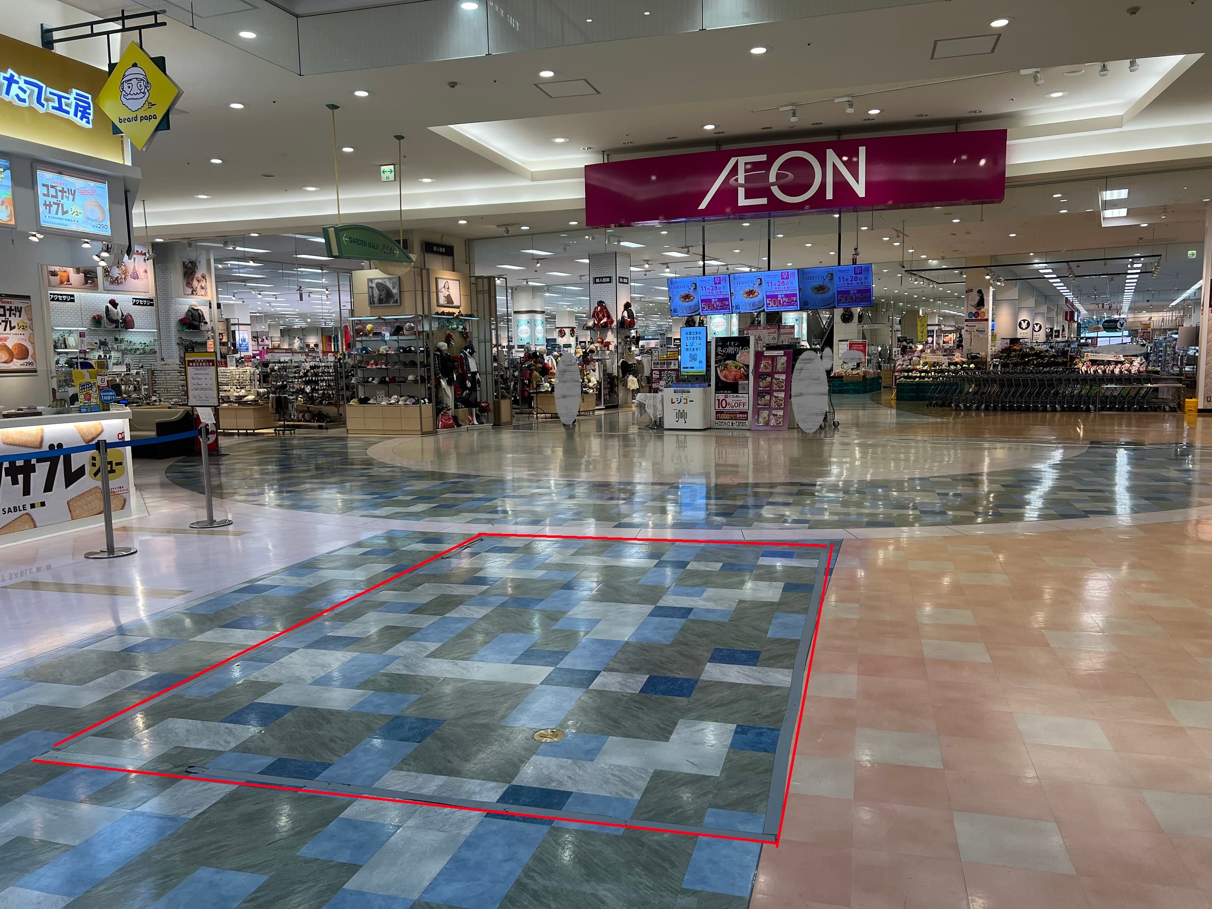 東入口ビアードパパ前(イオン側) 催事スペース1