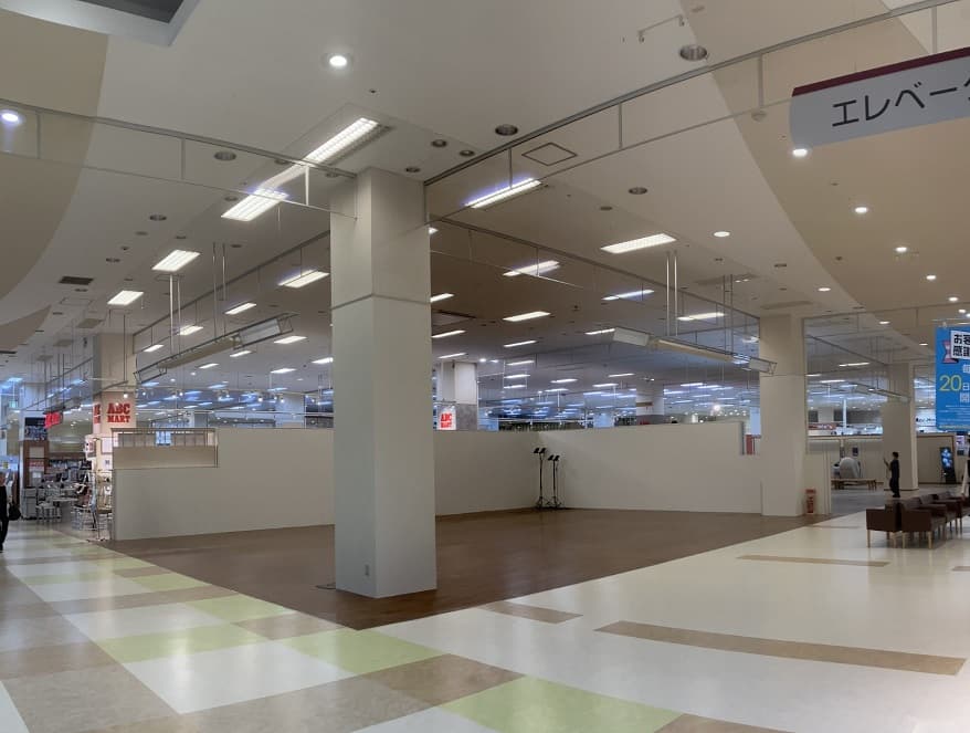 2F 専門店区画 中央 ABCマート横1